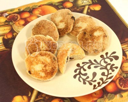 Творожники с изюмом