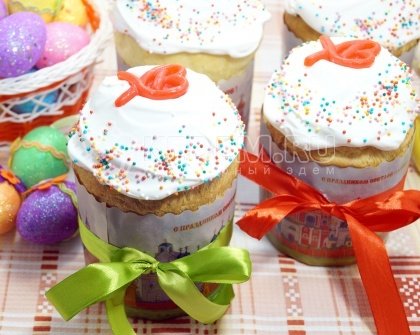 Кулич с изюмом