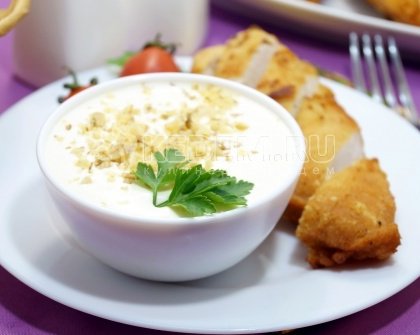 Сырный соус с чесноком