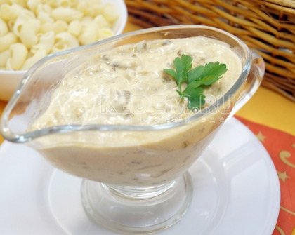 Соус из сухих грибов со сметаной