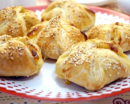 Слойки с сыром